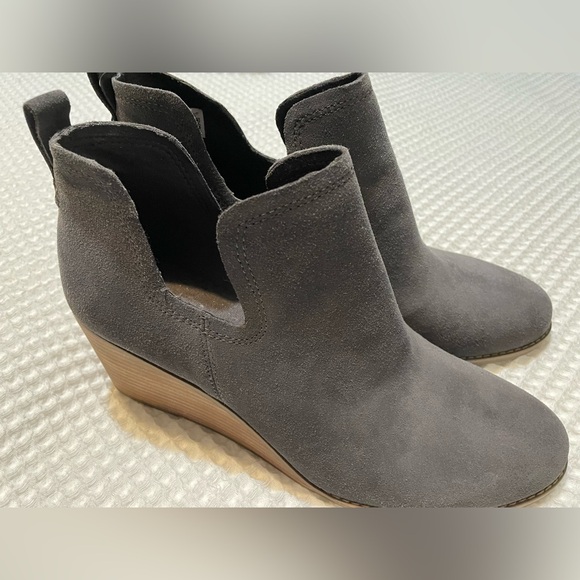 Toms Shoes - NWT Toms - Women's Gray Suede Ankle Boots